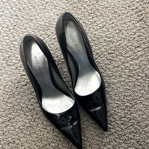 Nine West patent leather pump